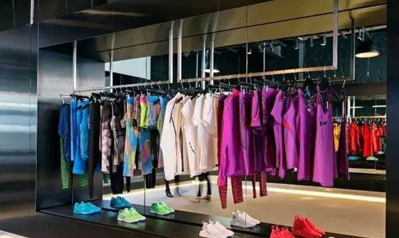 運動服展廳排列